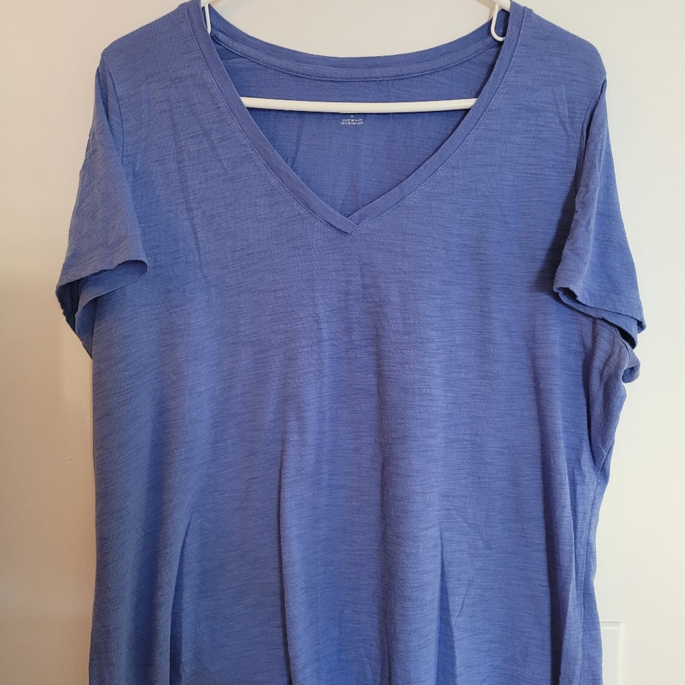 Ava & Viv periwinkle 1X v neck tee